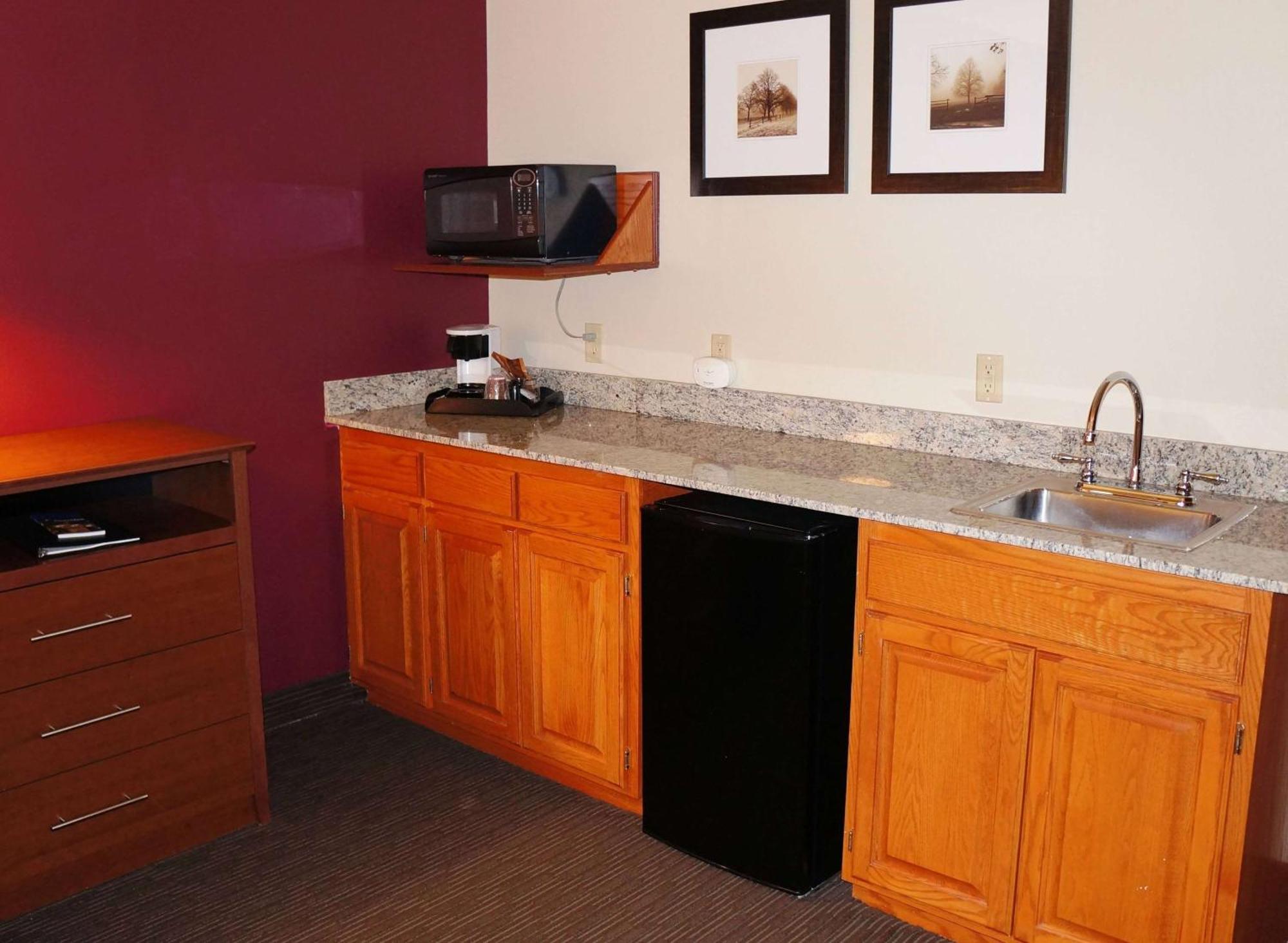 Americinn By Wyndham Baldwin Extérieur photo