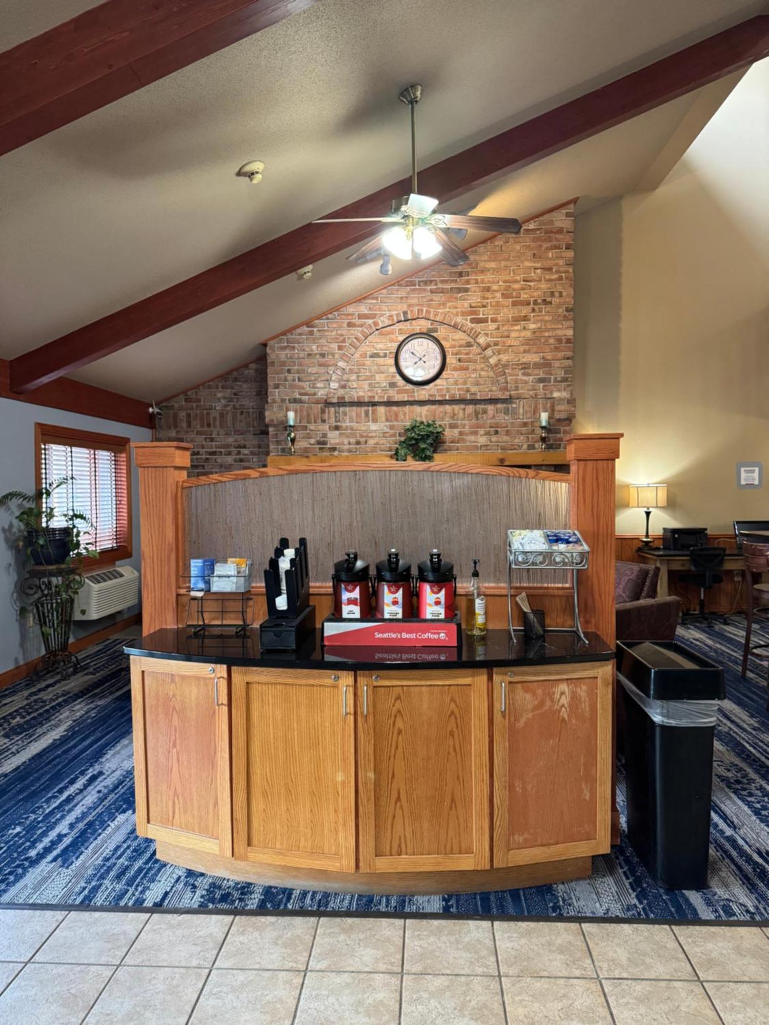 Americinn By Wyndham Baldwin Extérieur photo