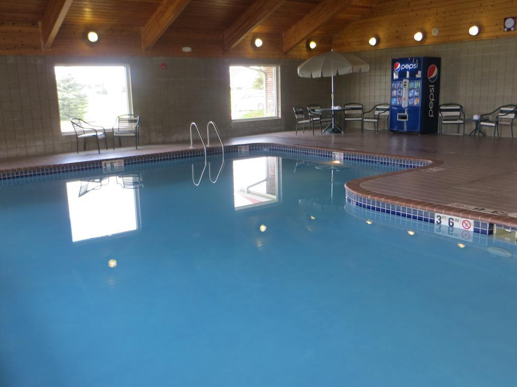 Americinn By Wyndham Baldwin Extérieur photo
