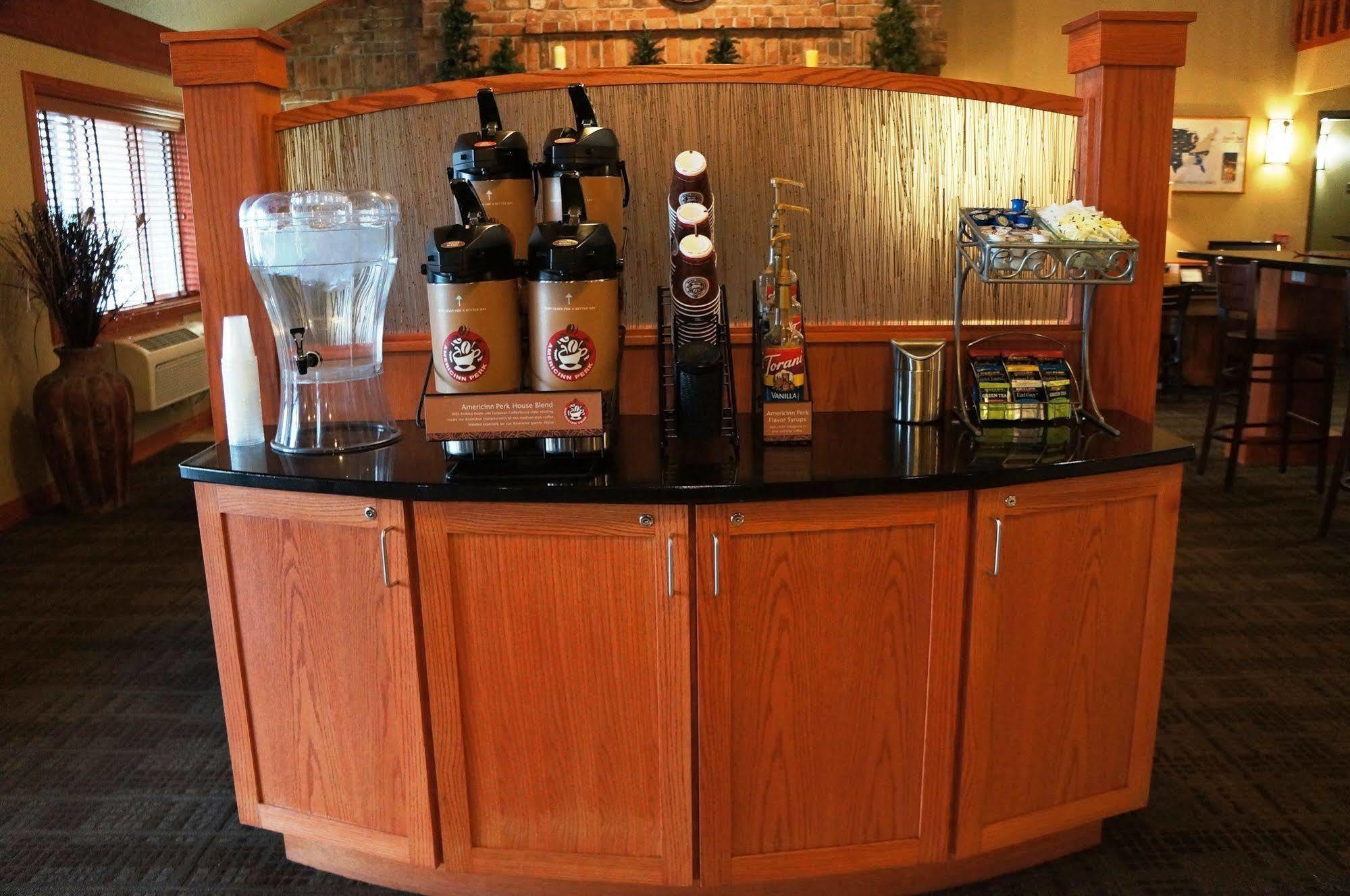 Americinn By Wyndham Baldwin Extérieur photo