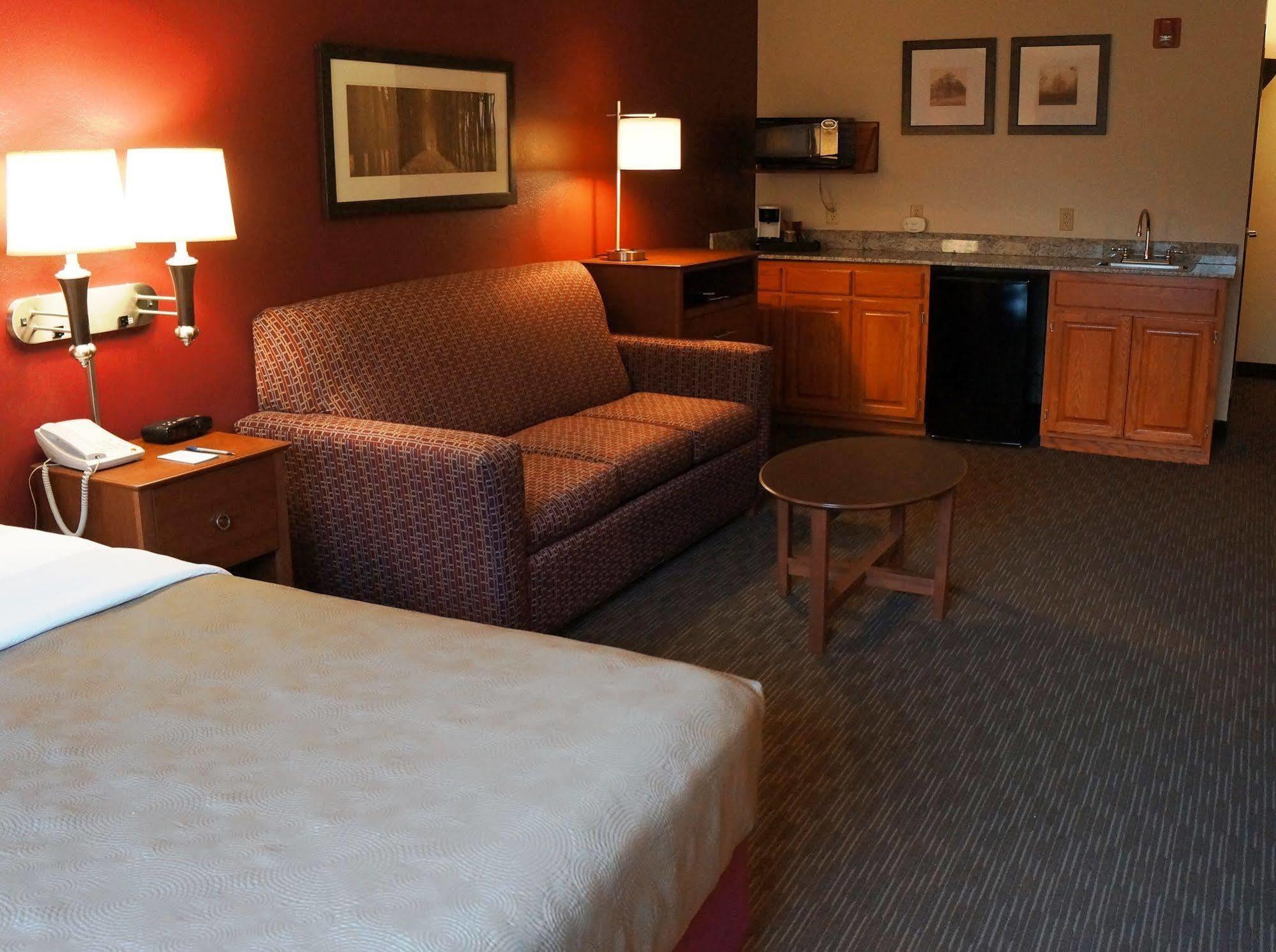 Americinn By Wyndham Baldwin Extérieur photo